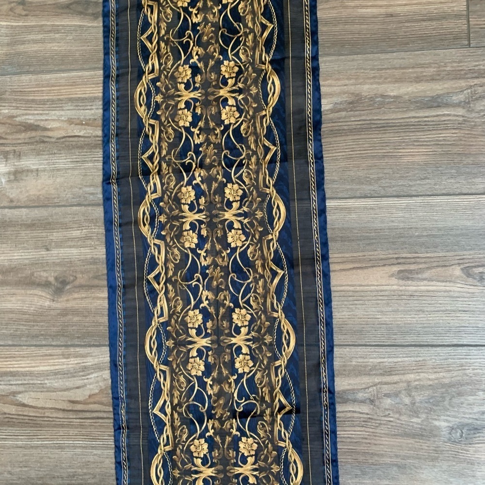 Scarf - Picture 5 of 5